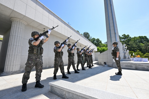 “그분들이 지켜준 미소, 우리들이 전하는 감사”…영주시, 제71회 현충일 추념식 거행0