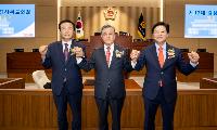 제13대 경북도의회 전반기 의장에 최다선 김희수 의원 선출